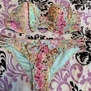 Victoria’s Secret strapless bikini